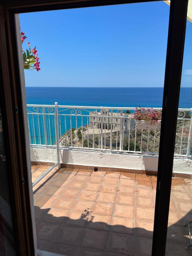 Lady White Hotel Tropea Bagian luar foto
