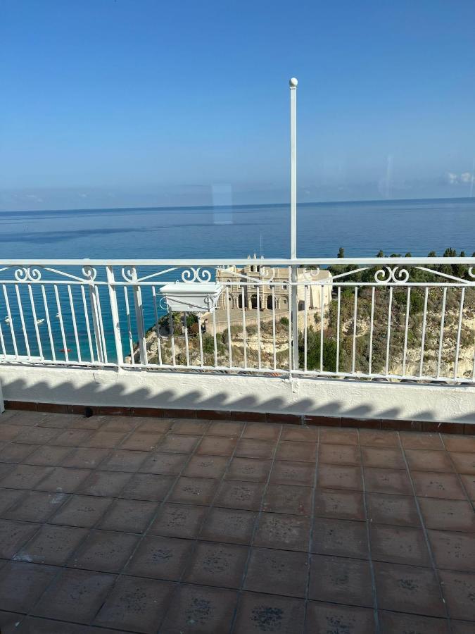 Lady White Hotel Tropea Bagian luar foto