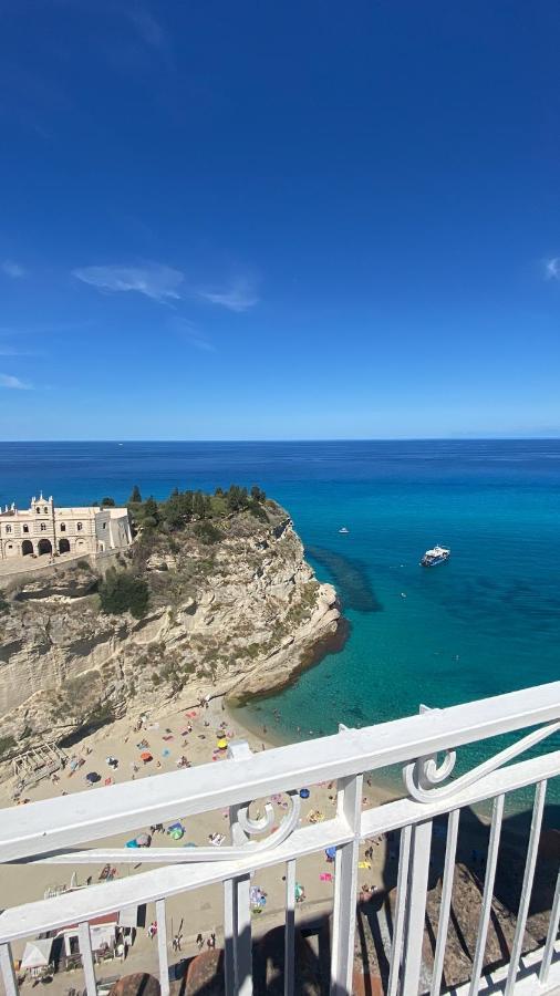 Lady White Hotel Tropea Bagian luar foto
