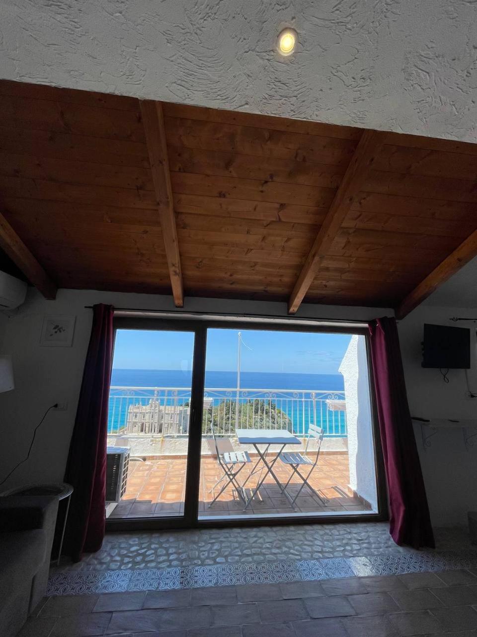 Lady White Hotel Tropea Bagian luar foto