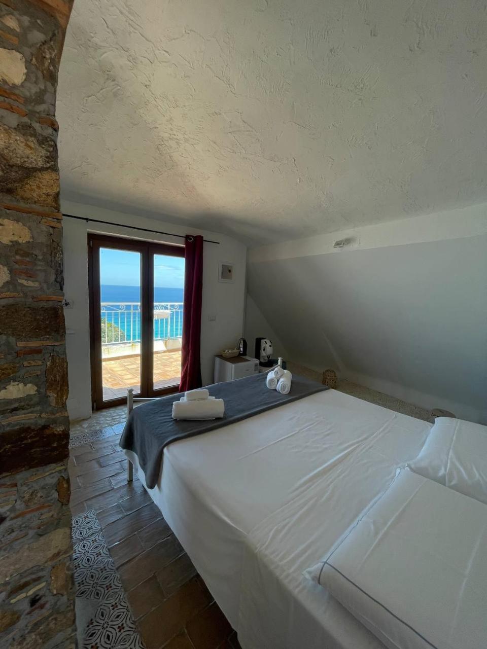 Lady White Hotel Tropea Bagian luar foto